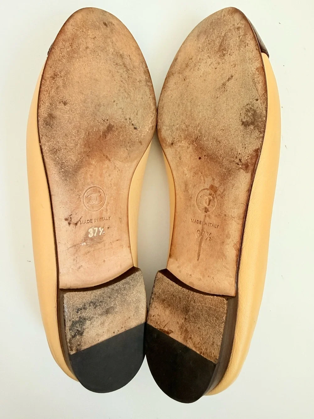 CHANEL G02819 Beige Black CC Cap Toe Leather Ballet Ballerina Flats 37.5